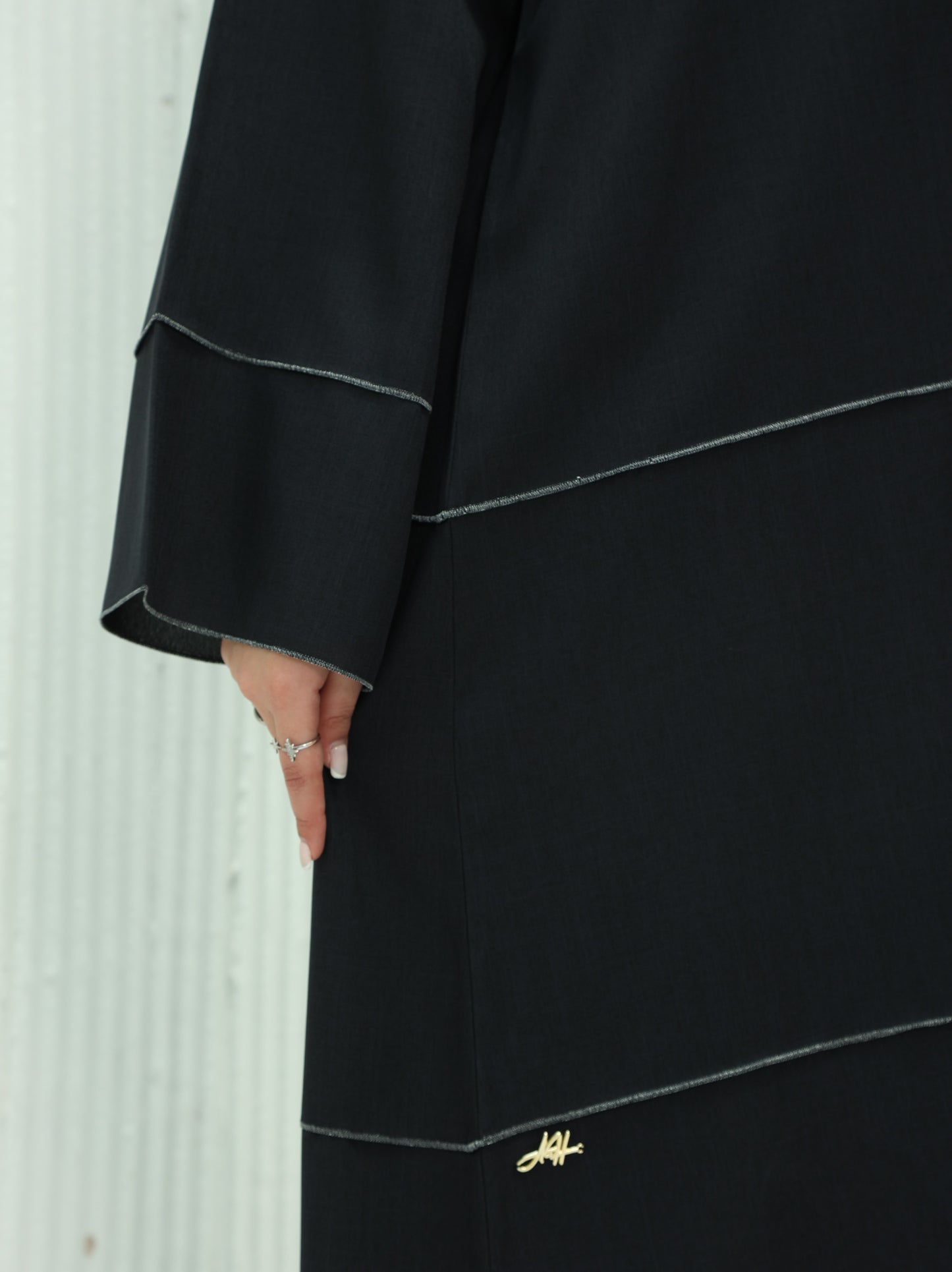 Silver Seam Open Abaya