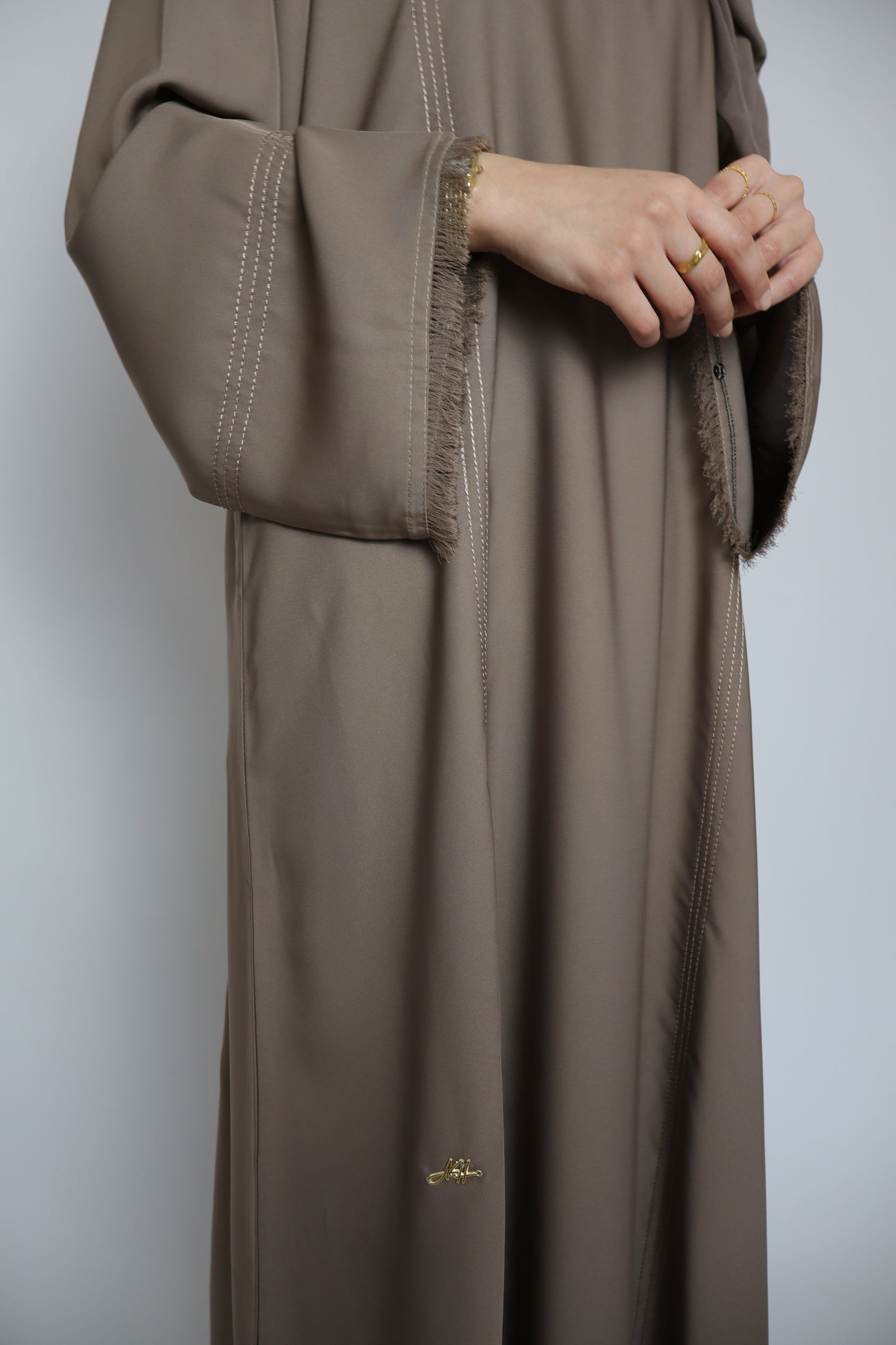 Classic Stitch Closed Abaya | Tan