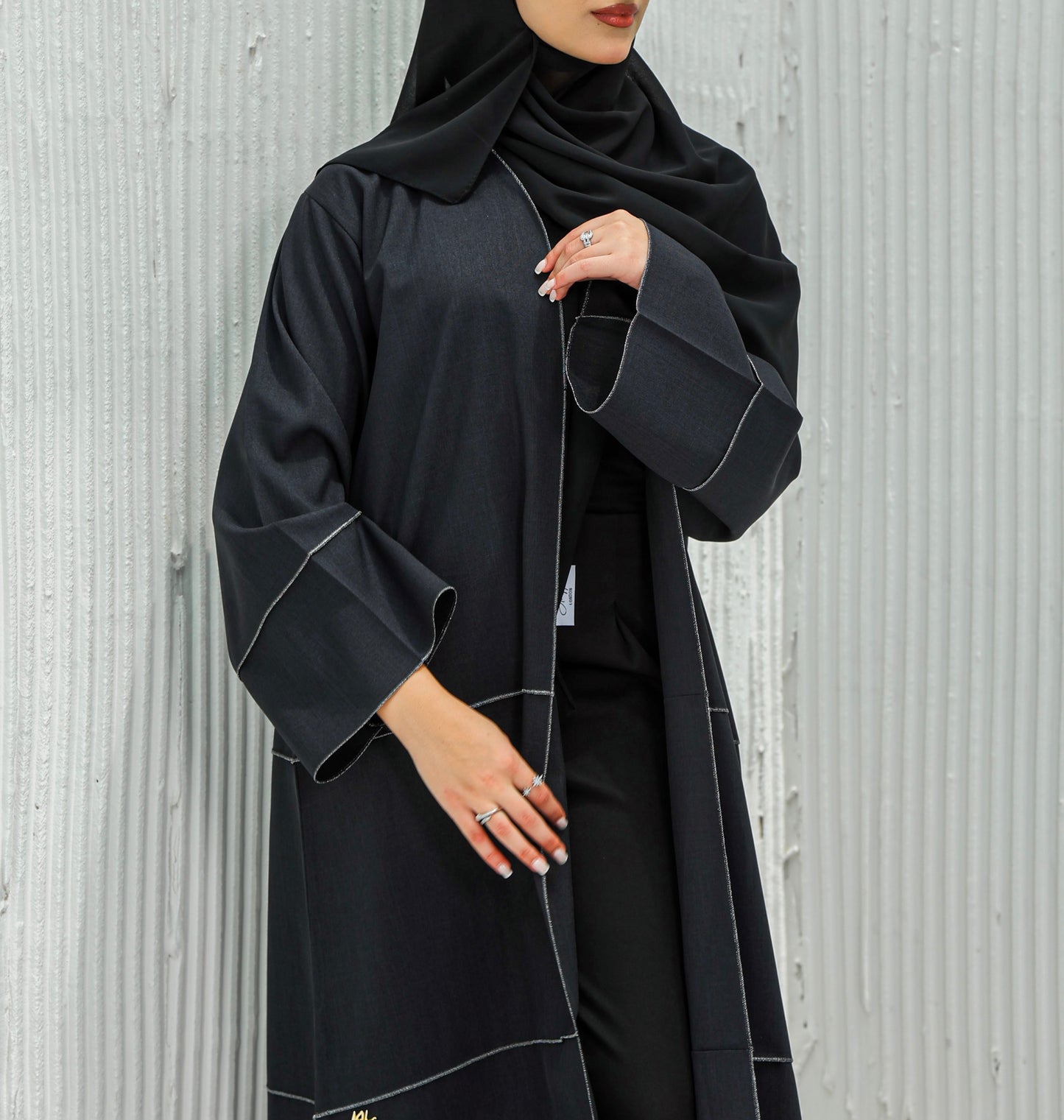 Silver Seam Open Abaya
