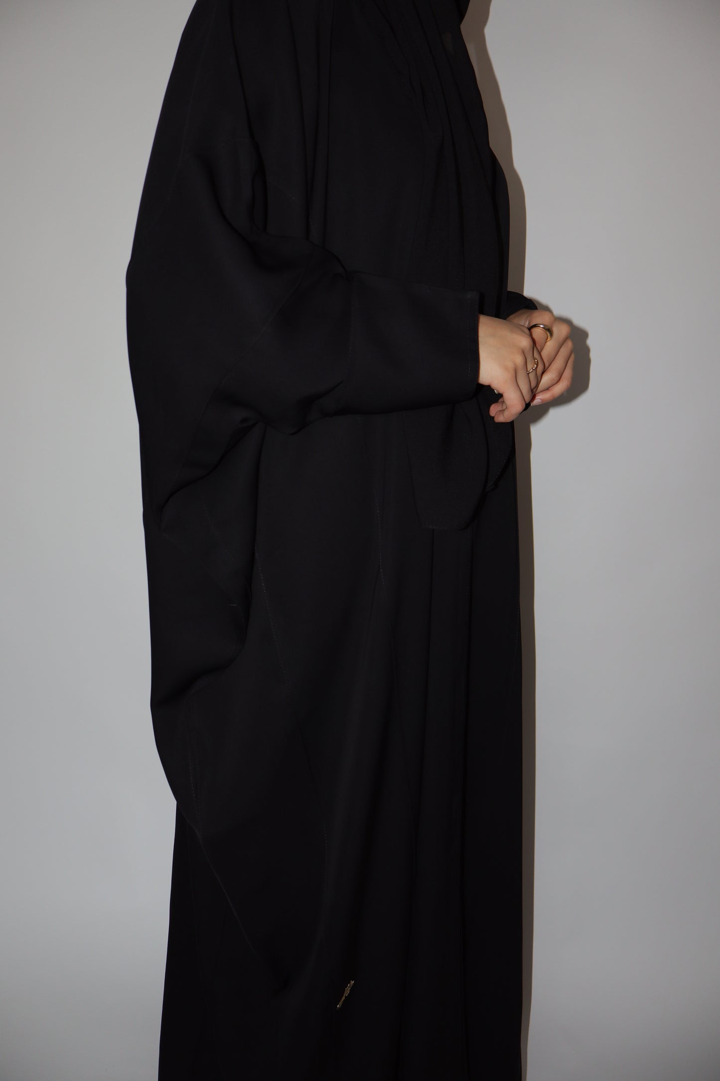 Batwing Seam Open Abaya | Black
