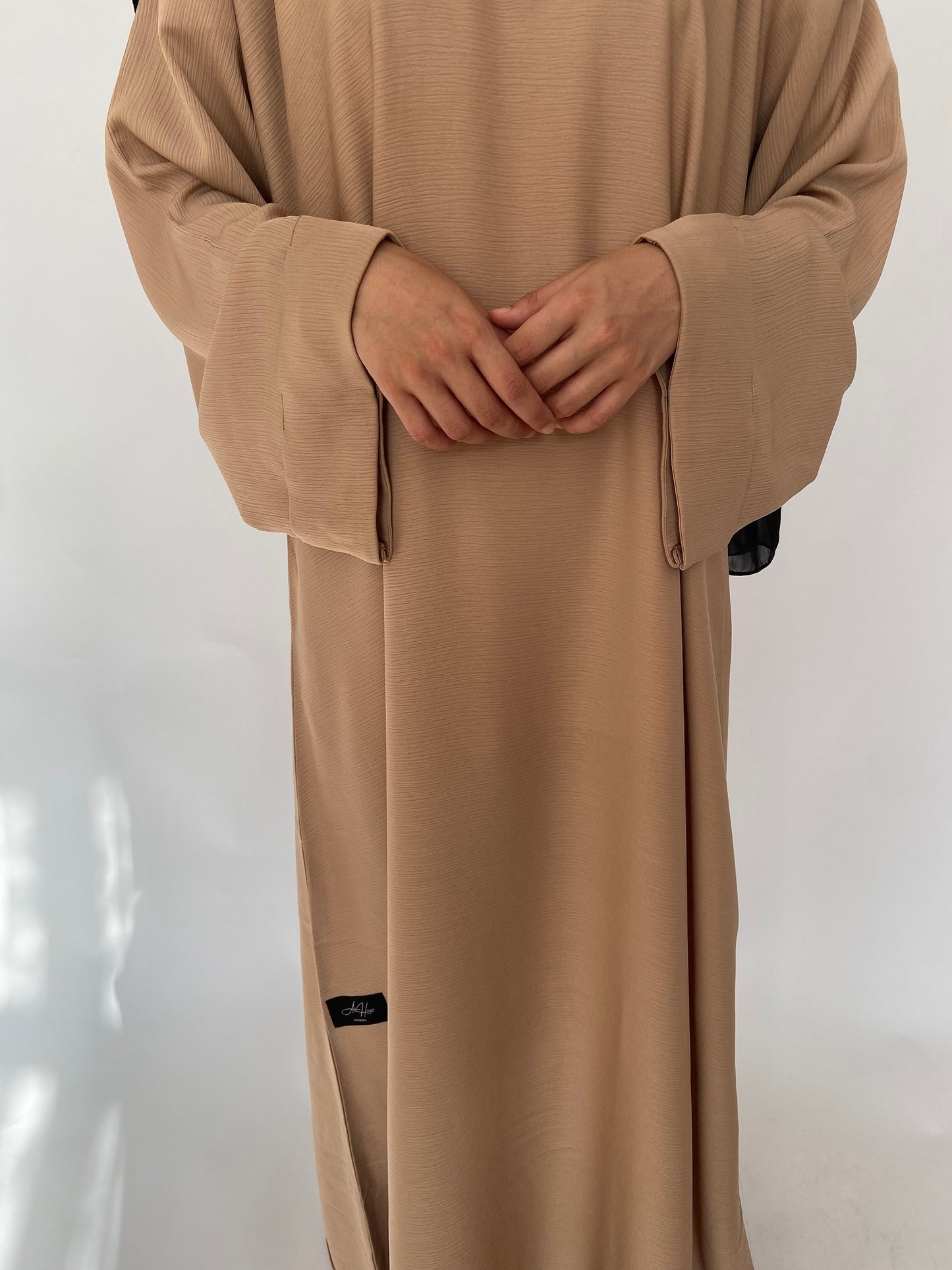Zoom Closed Abaya | Nude