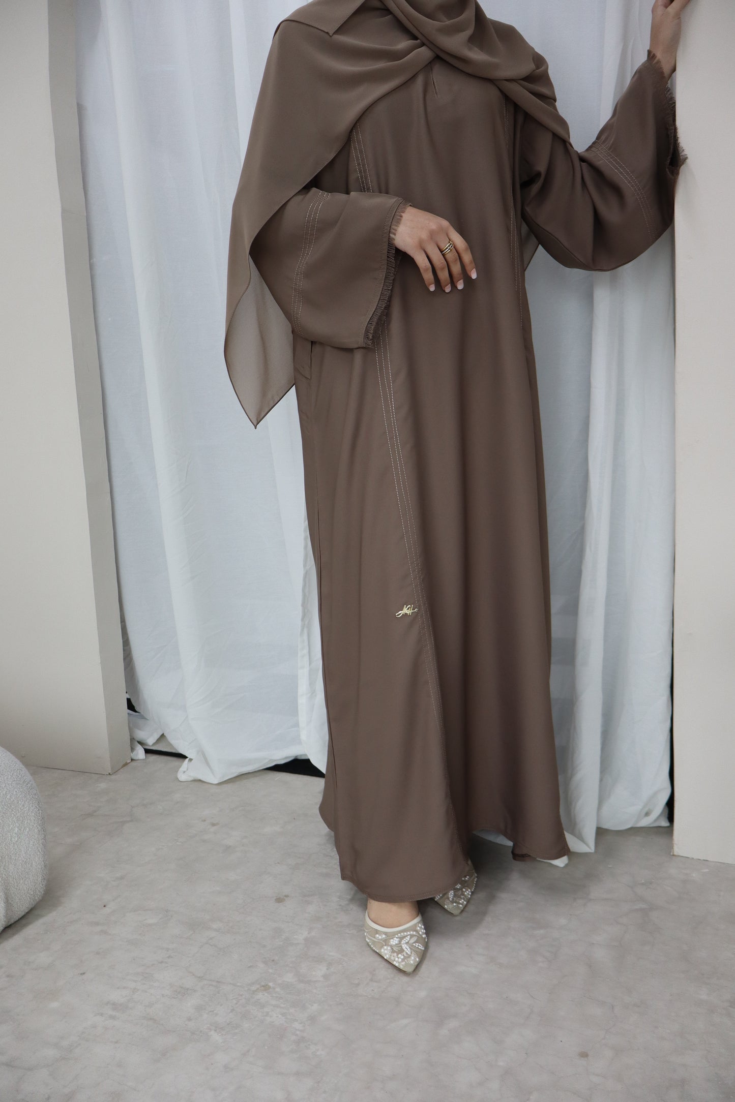 Classic Stitch Closed Abaya | Tan
