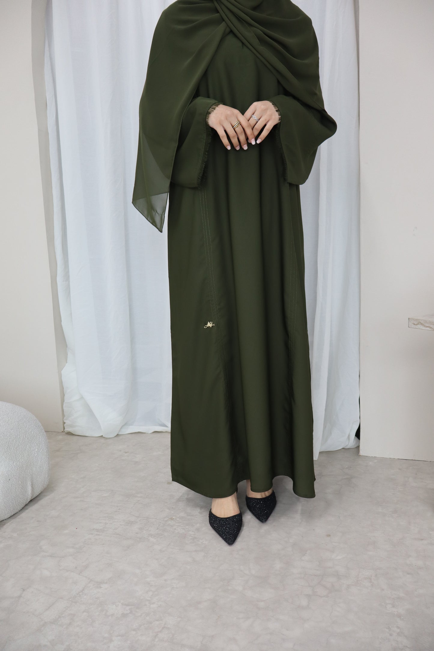 Classic Stitch Closed Abaya | Olive