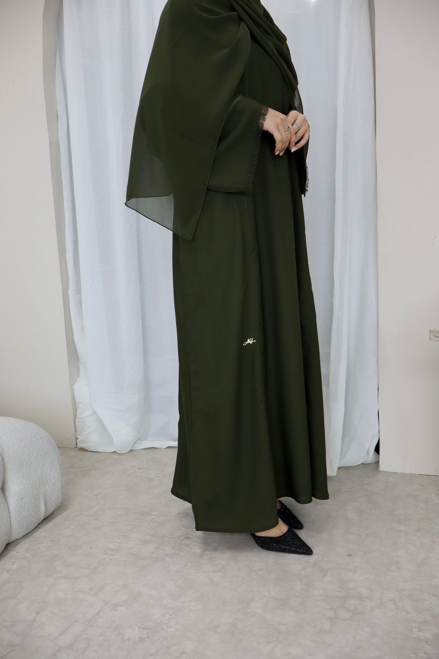Classic Stitch Closed Abaya | Olive