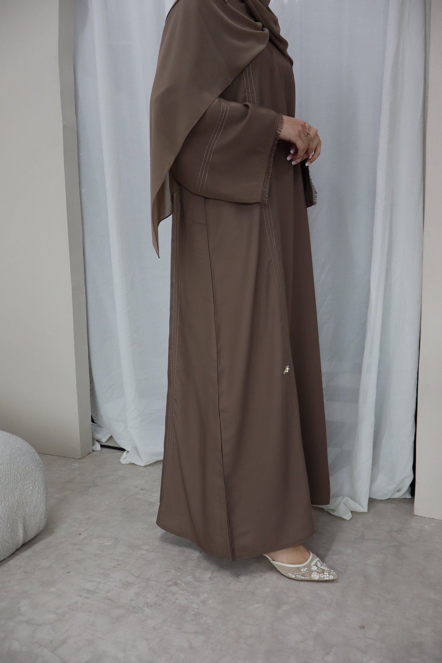 Classic Stitch Closed Abaya | Tan