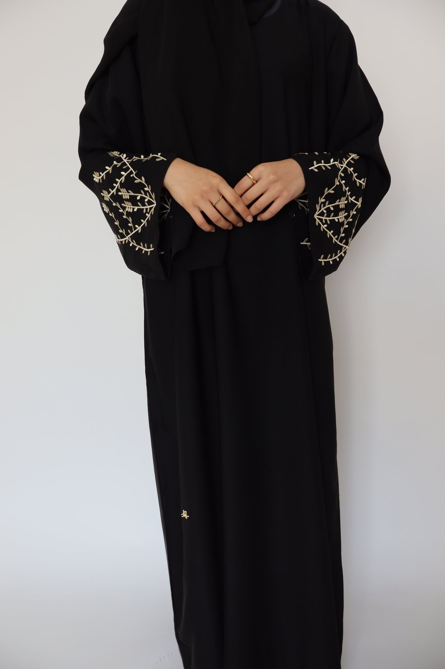 Minimal Embroidery Abaya | Black