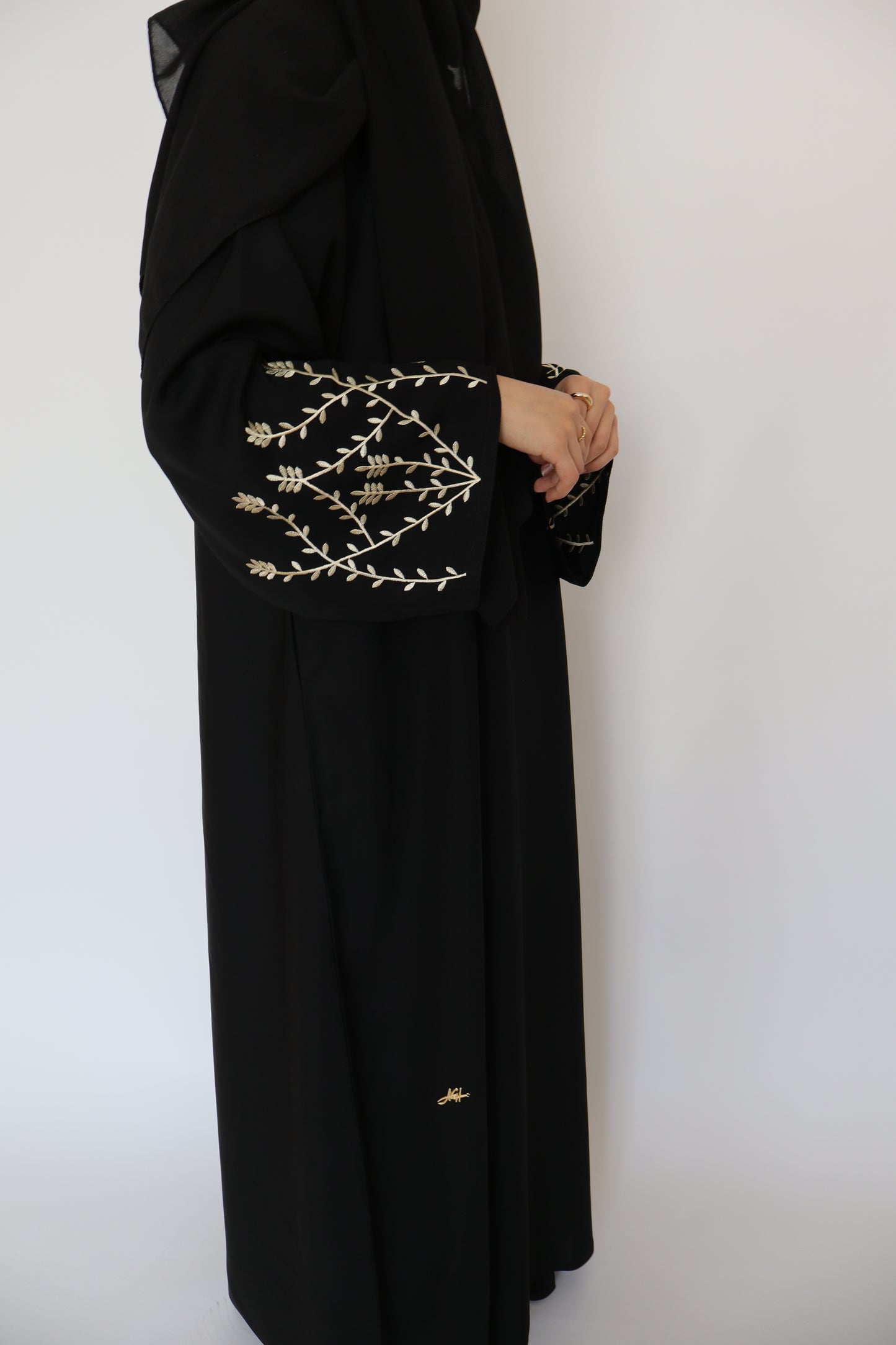 Minimal Embroidery Abaya | Black