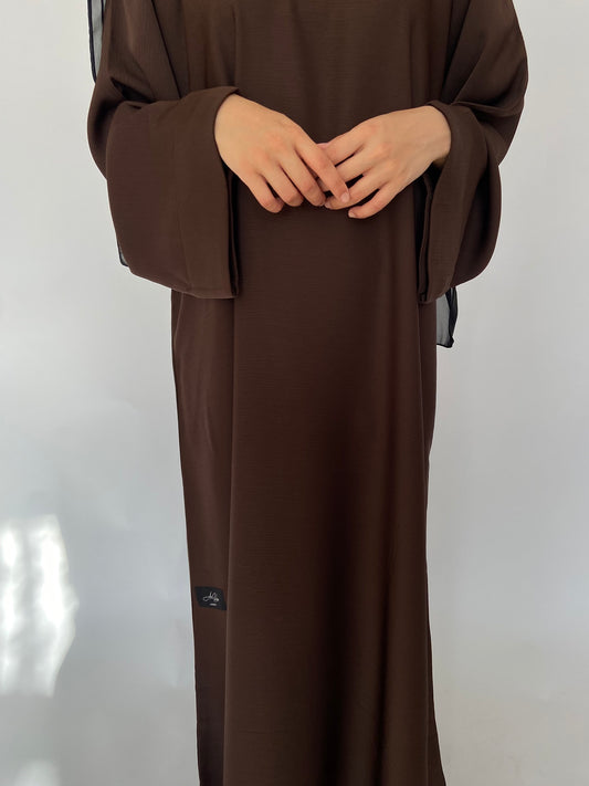 Zoom Closed Abaya | Chestnut