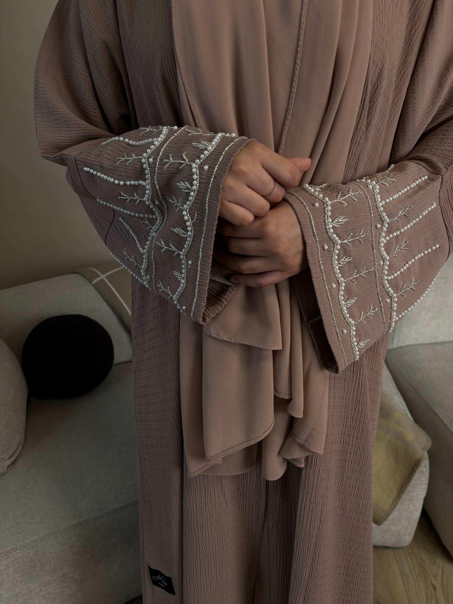 AH112 ABAYA / TAN